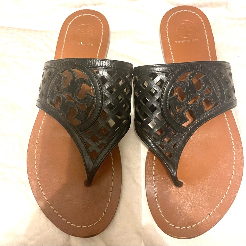 Tory Burch Personal Collection- Black Leather Flat Sandals, T Logo. Size 8.5